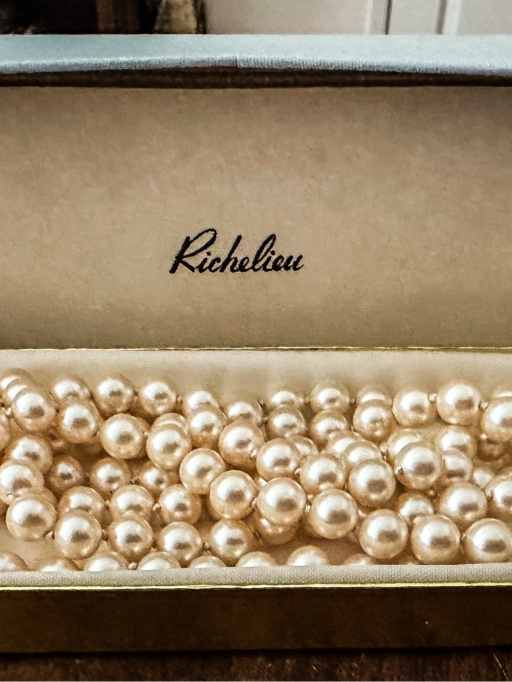 Richelieu Cream Pearl Necklace - Elegant Women's Jewelry